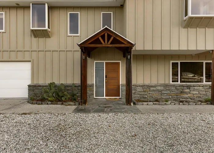 Timberstone House * Wanaka