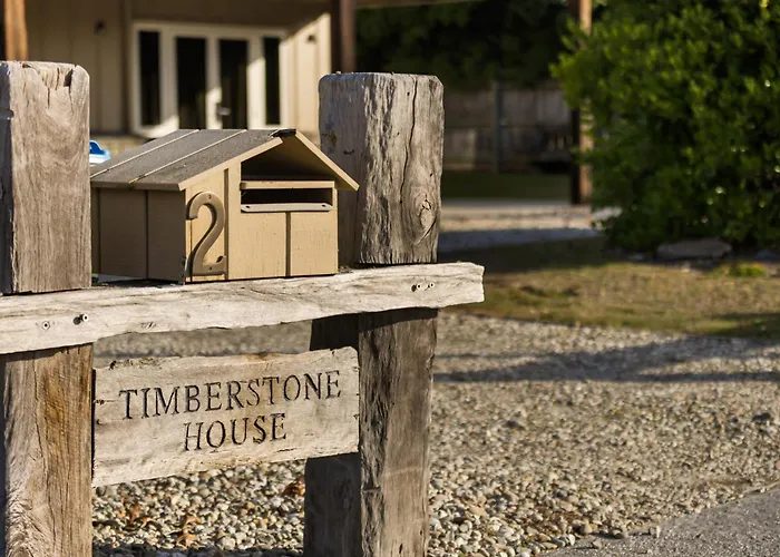 Timberstone | 5Br Home | Sleeps 10 | Walk To Town Holiday home